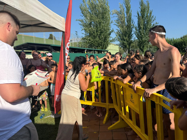 Ràdio Abrera a la Piscina: Dimecres 16 de juliol de 2025: Gaudim amb l'entitat Vive y Baila