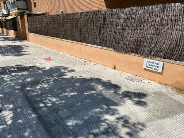 Finalitzats els treballs de reparació de voreres a diversos carrers del barri del Rebato d'Abrera