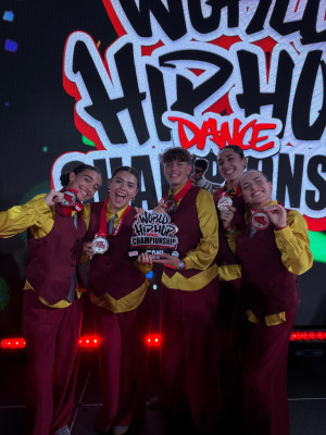 L'abrerenca Verónica Folch, esdevé subcampiona del món de hip-hop amb el seu equip 'Entity Dance Family'