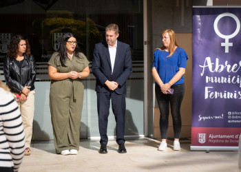 Avui dimarts 7 d'octubre a les 12 h hem convocat un minut de silenci davant l'Ajuntament, en condemna al feminicidi d’una dona assassinada a Sant Joan Despí