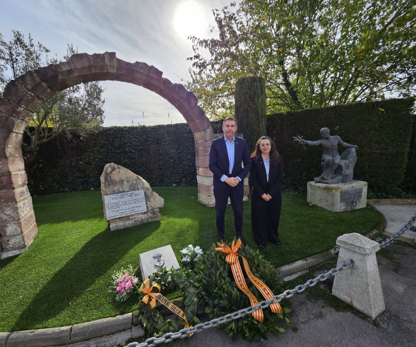Un any més, el Cementiri Vell d'Abrera ha acollit l'homenatge a les persones afusellades l'any 1939