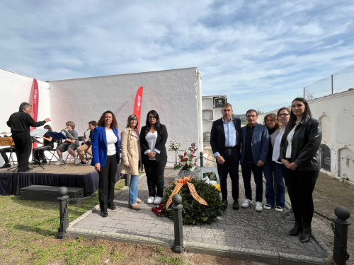 Un any més, el Cementiri Vell d'Abrera ha acollit l'homenatge a les persones afusellades l'any 1939