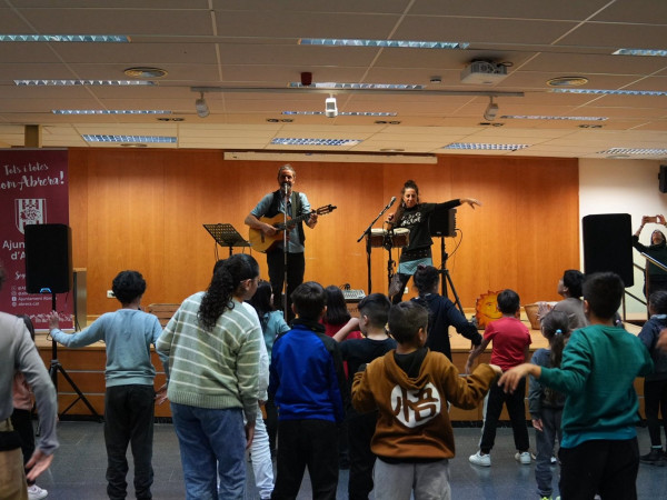 Abrera amb els nostres infants! Commemorem el Dia Internacional de la Infància amb un espectacle musical familiar!