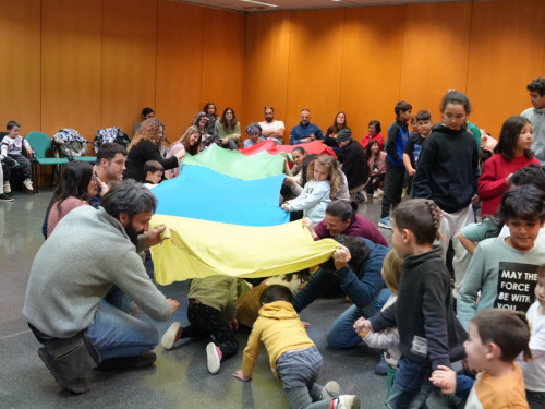 Abrera amb els nostres infants! Commemorem el Dia Internacional de la Infància amb un espectacle musical familiar!