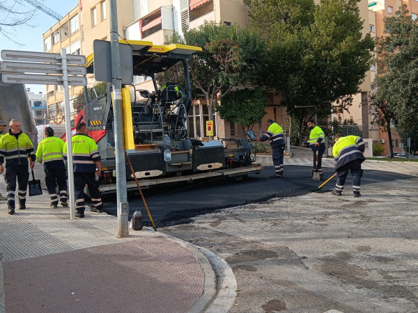 Continuem executant diversos treballs de conservació i millora de la calçada, que comporten canvis puntuals de circulació en alguns carrers d'Abrera
