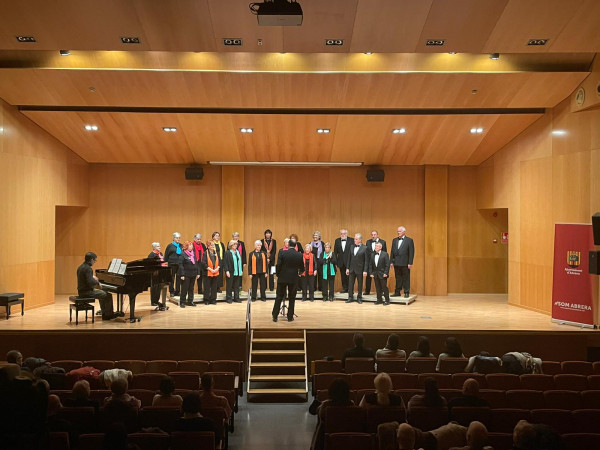 Concert d'Any Nou a càrrec de la Coral Contrapunt i Abrera Sardanista