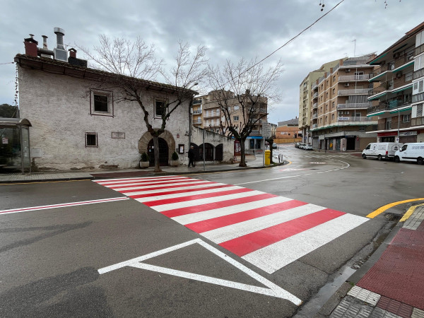 Millorem la mobilitat viària i de vianants en l'entorn del passeig de l'Església i l'avinguda de la Generalitat, amb un nou pas de vianants elevat i nova senyalització