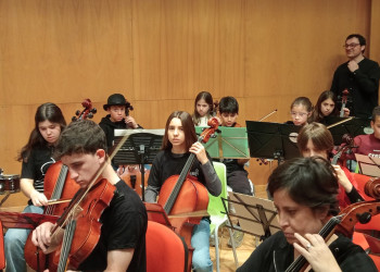 Aquest mes de març la nostra Escola Municipal de Música ha participat en la Trobada d'orquestres de corda i en l'espectacle interdisciplinari Piano Art 26