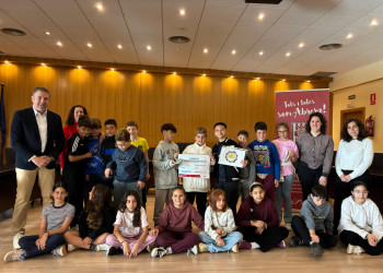 Abrera promou la cultura emprenedora amb el programa CuEmE. Les cooperatives de 5è de l’Escola Francesc Platón i Sartí presenten els seus projectes i recullen els seus NIF