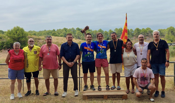 El II Torneig de Mölkky del Suro reuneix 18 equips i 43 participants en una jornada esportiva i de convivència
