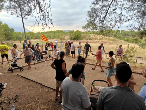 El II Torneig de Mölkky del Suro reuneix 18 equips i 43 participants en una jornada esportiva i de convivència