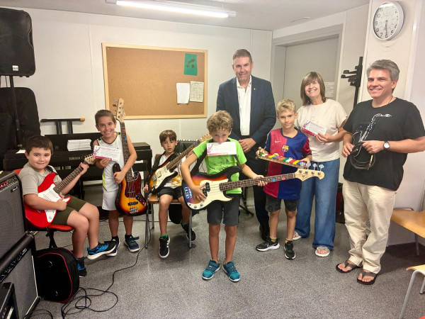 Visitem l'Aula d'Adults i l'Escola Municipal de Música d'Abrera