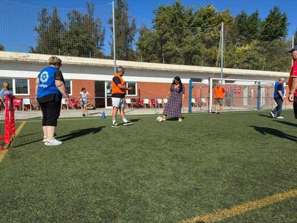 Molt bona acollida de la jornada de portes obertes del nou programa de Futbol+60 per a persones majors de 60 anys