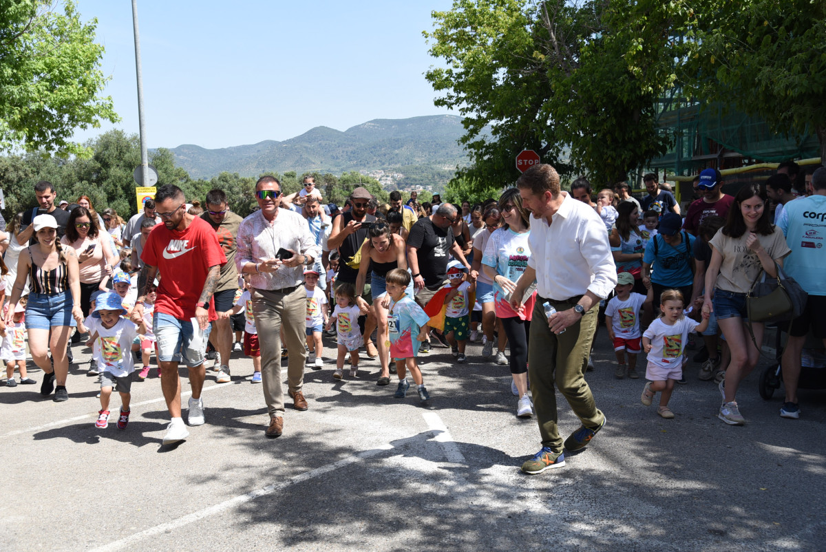 Gran èxit d'assistència i participació en la 16a Abrera Corre D9 2025 'Memorial Antonio Serrano', amb més de 850 participants. Gràcies, Abrera!